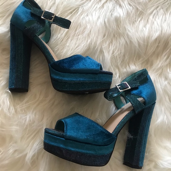 Shoe Dazzle Shoes - ✨Amazing Velvet Platform Blue Heels ✨